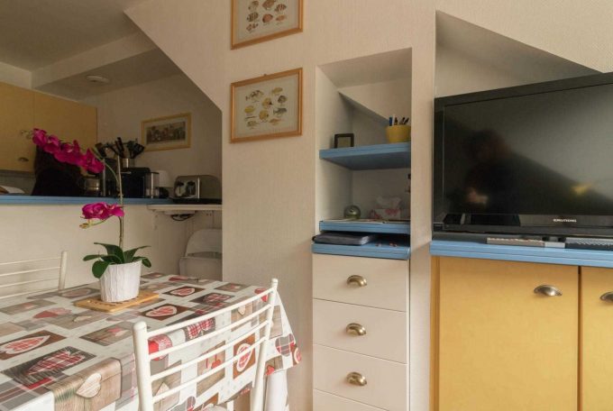 31G101416-f37fed1cd9494c62a6936f6dcdc57f58