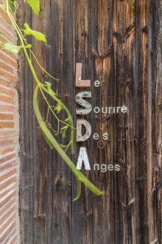 31G101423-29b4df9da7d44fc7a894a437e858d122