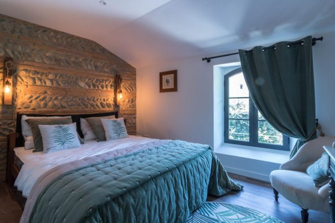 31G101423-51f7abdd283f46db81856285723363ab