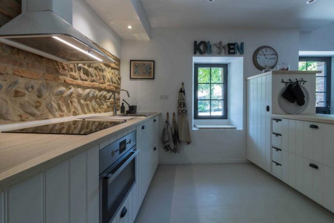 31G101423-74dac64ab68e4442b5af7c20bae7ff5e