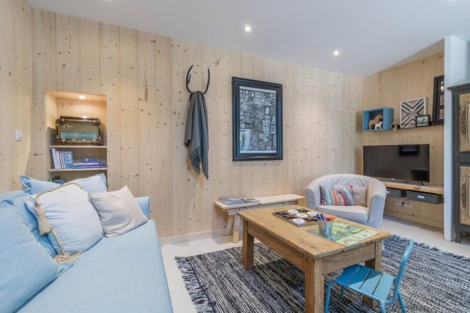 31G101423-b4b4adff1d8146499763b1bceb2957c1