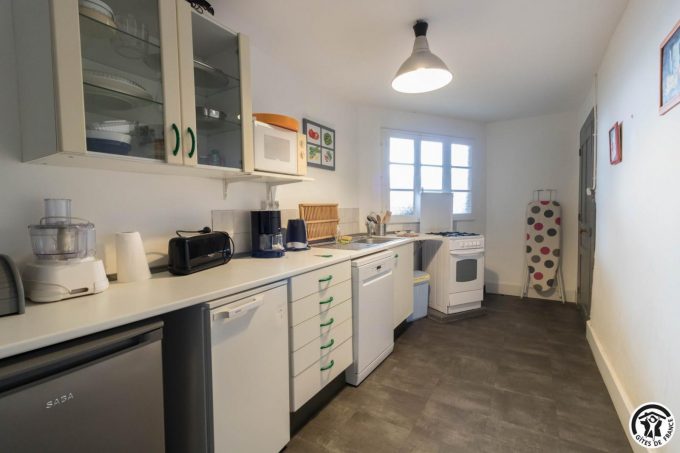 31G101425-1a541a32662c4861b980d93f7c5fec2a