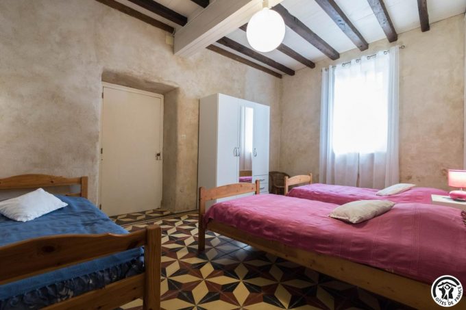 31G101425-3e3152b9a04d420196a544d28456e40e