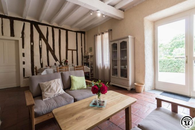 31G101425-52df17b01ad94a7cb5b5786fd7f6d2ec