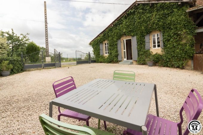 31G101425-72b27ce0ad4545228dc794cd2b1befd8