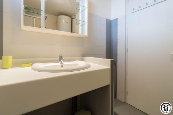 31G101425-88d3c7dc821c4dd5b90c1dd755647eea