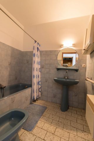 31G101432-f6ee4c98786e43d3b986558e4f06ef89