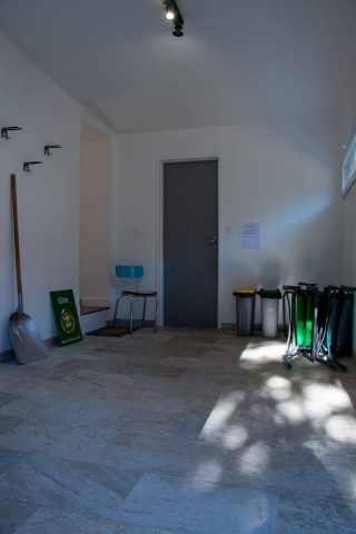 31G101444-5b99083f14784ea6bc34d9e1dcd57376