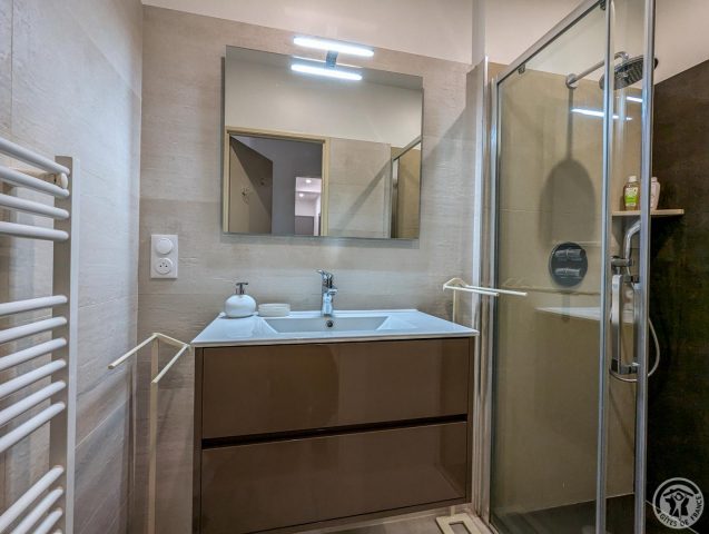 31G101444-5ca1adac2bfe4847bdc9476ee83f4684