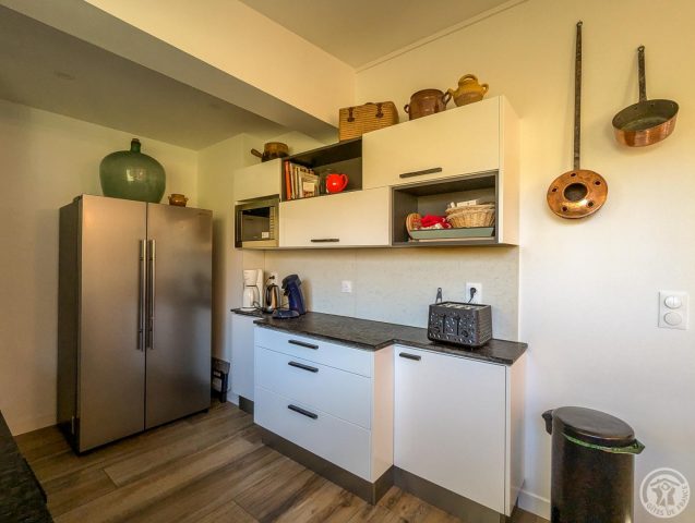 31G101444-8b49e4ee270d483aa46eebdd7bc99930