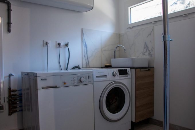 31G101444-a7c64dc1b41f408f93b41b27b42f6c6a