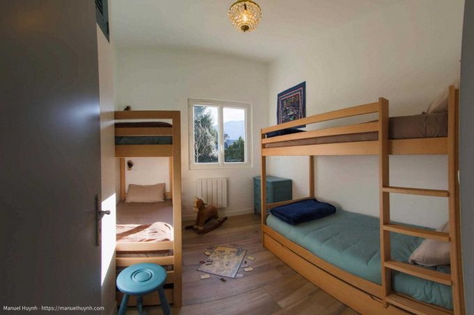 31G101444-dea802ac99e04efead7757c2472c51e0