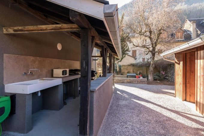 31G101449-3f3ed22d458949d3a153a13faf106879