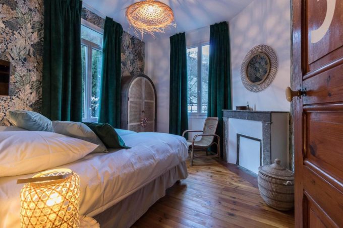 31G101449-407270c511324527aae2e21bd54dad4c