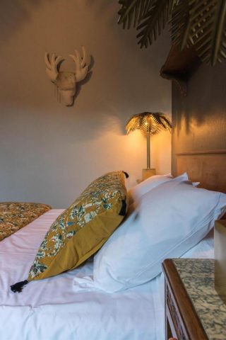 31G101449-8d9982b0ec8c4c34a131771cb97682f0