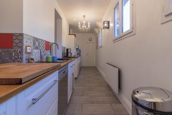 31G101449-92866657f0da46689daa83e16290d7cc