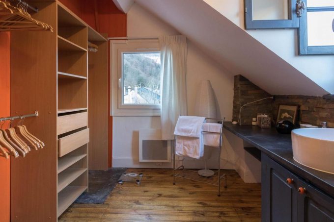 31G101449-ccf487515e9f4346a4feb665aab89efb