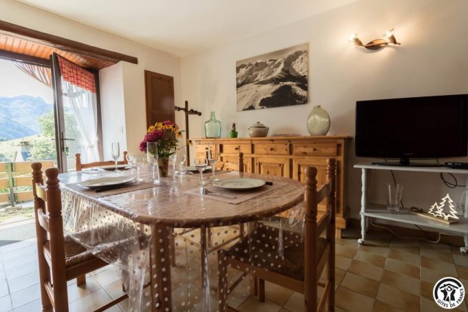 31G101463-059ec195f46d42d78c1593160a9439b3