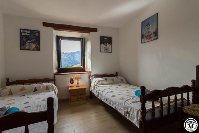 31G101463-12b8e39acfdd4af6b24208a67e7749e3