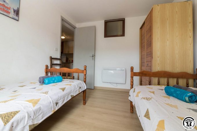 31G101463-2c8ad9005cc6421b8f536b5518e017cf