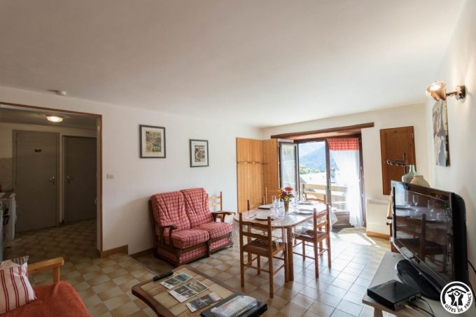 31G101463-89f457e289b8408482f294a9097cd0f3