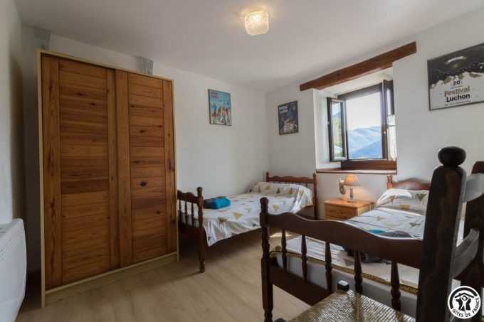 31G101463-a0e6a018954e46cf8125e0be296f0f38