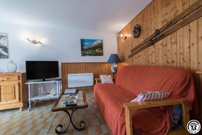 31G101463-e70987a3bf6244339d3c33b2aa5cc89f