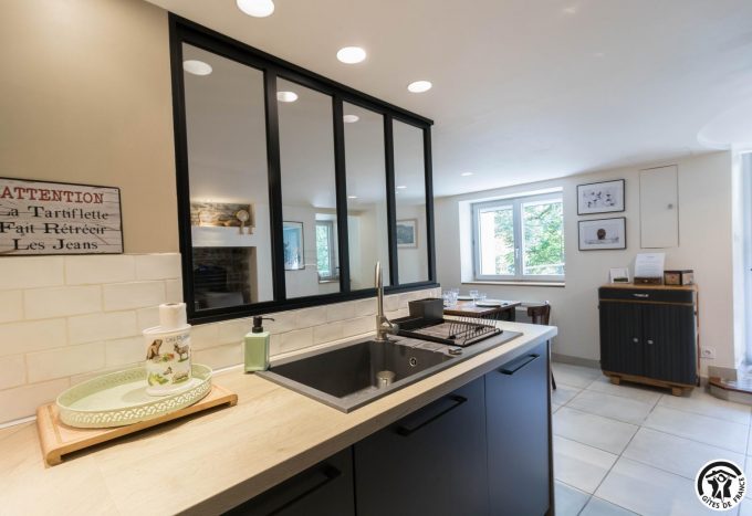 31G101464-2695bee7bba74b428c61527583da3def