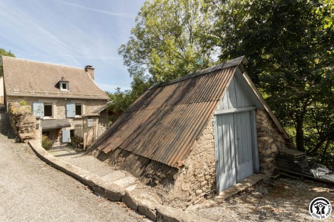 31G101464-436c900f302444008f486a19d66a60b4