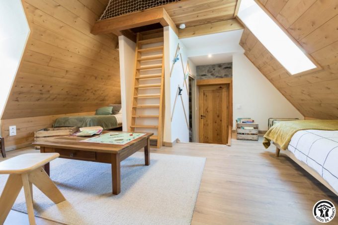 31G101464-4a3cba422b824d17a8231d91eed3f6c7