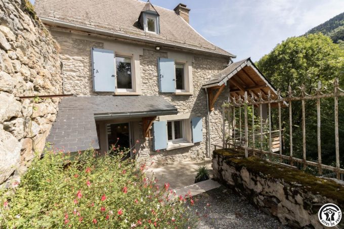 31G101464-4f2d7f2c65c041db8427845332cea97d