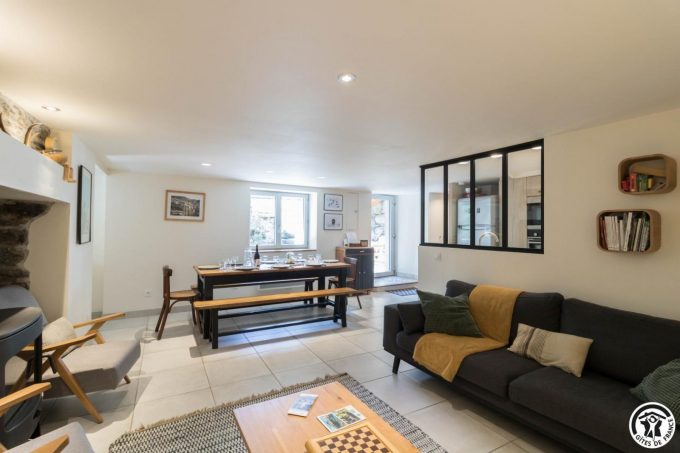 31G101464-5cdbe9f8203649aeb3859d5f3d09acf2