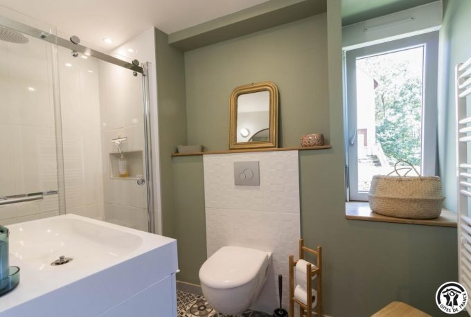 31G101464-b578043cb248424c9fb7a7f569db8eee