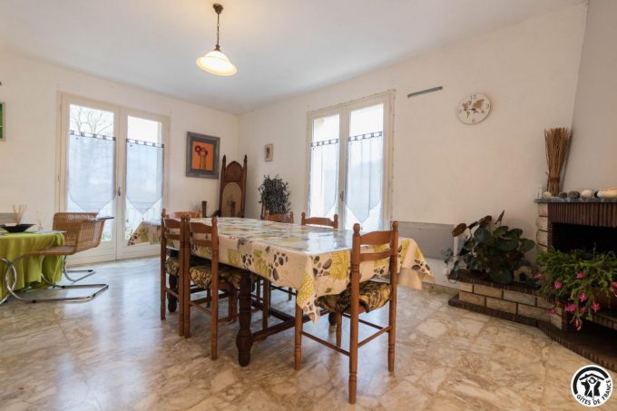 31G101477-12c8748ed1934d1abcdb90d80946e5c7