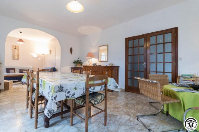 31G101477-292ed41bb0bf4dc09e7423a97ec67b5f