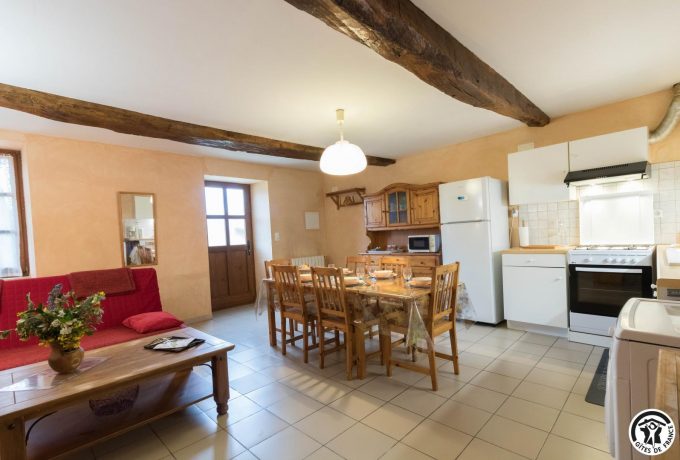 31G101478-5ae96a4cfd664a728e8f493faa7bcef8