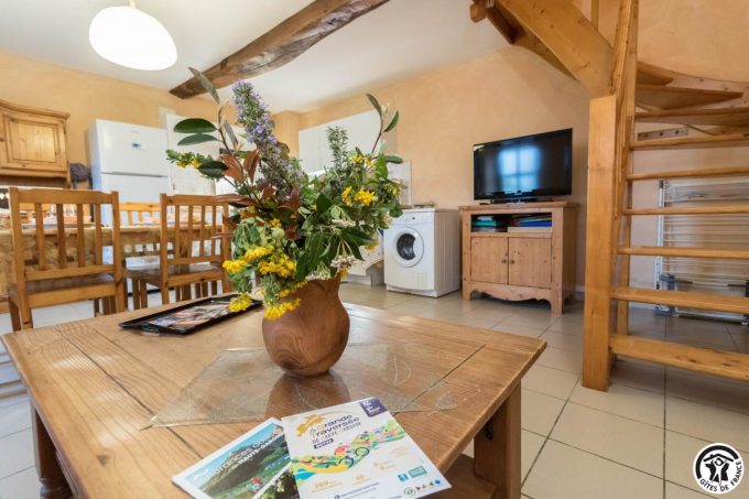 31G101478-b9ae57bc38474d90bbfd4ab4dbc5951b