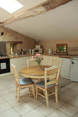 31G101480-09b4093d25874e03a09a2832c5bd64b5