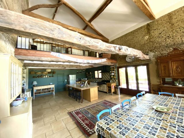 31G101480-257497f7c70e4b0ba0059778996ba881