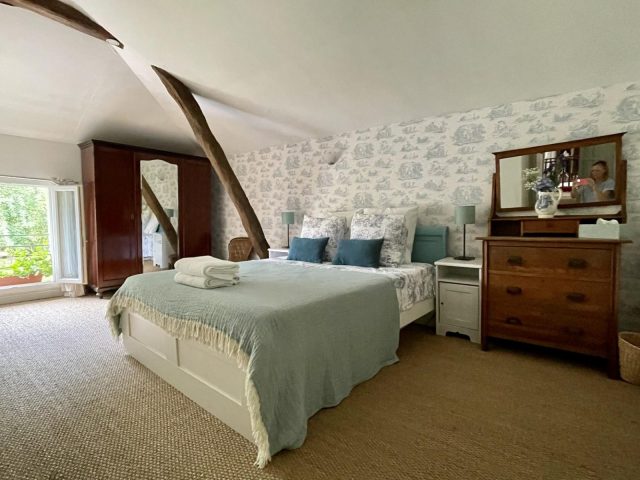 31G101480-280f5a4515da4c6585089264a8a1ac40