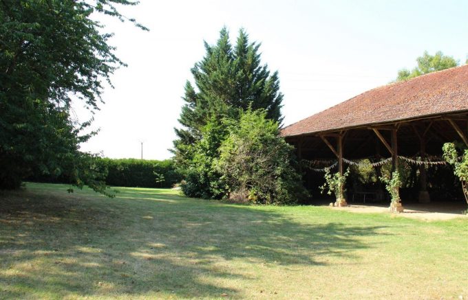 31G101480-730e7abd50d843b3a634a0a819c65dd7