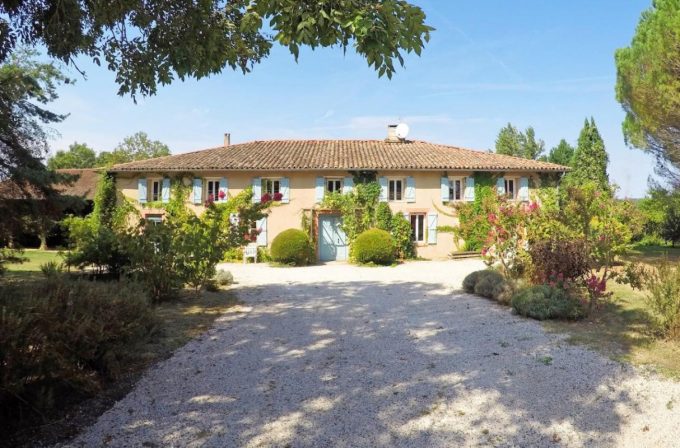 31G101480-9ec6d53b541b445481377918e489046d