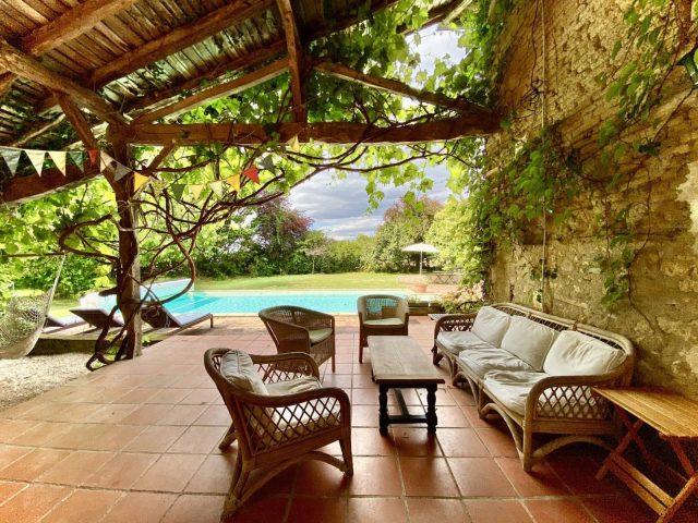 31G101480-ce9741d214b44316981e7db3c152953a