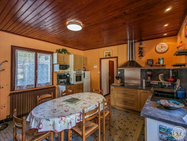 31G101491-8f4d42a3b7fd4ae29b853b1a67375d9f