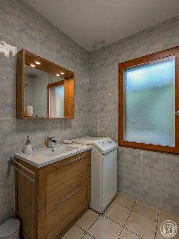 31G101494-31a7a1d091774a118253b8d140f68202