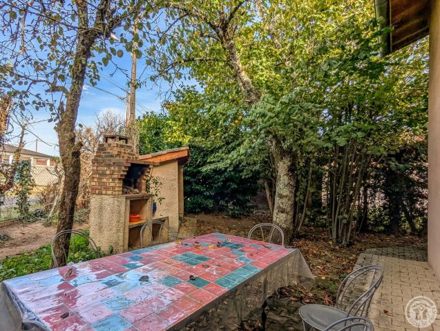 31G101494-6a94b7cdd362412799f1de8b626615f0