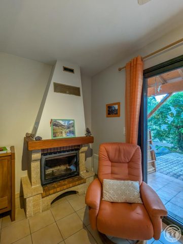 31G101494-70542a661ad94fd5856c25019bada535