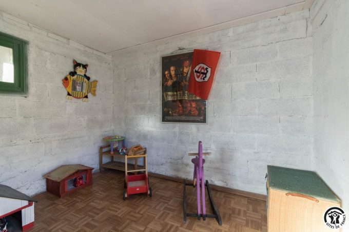 31G101500-04cbfd700e8345fd8ba264b3d65a0595