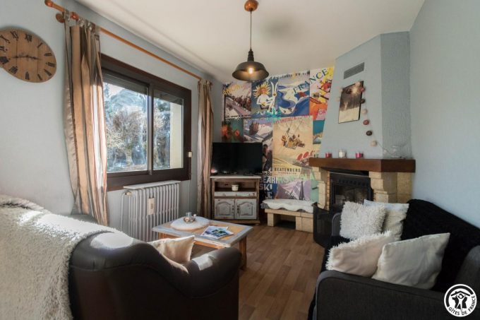 31G101500-4032189c8800470d82eb77681563de16