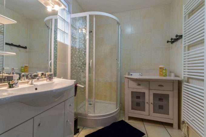 31G101500-734eff73ae0b46fbbc7bab9c37320ce8